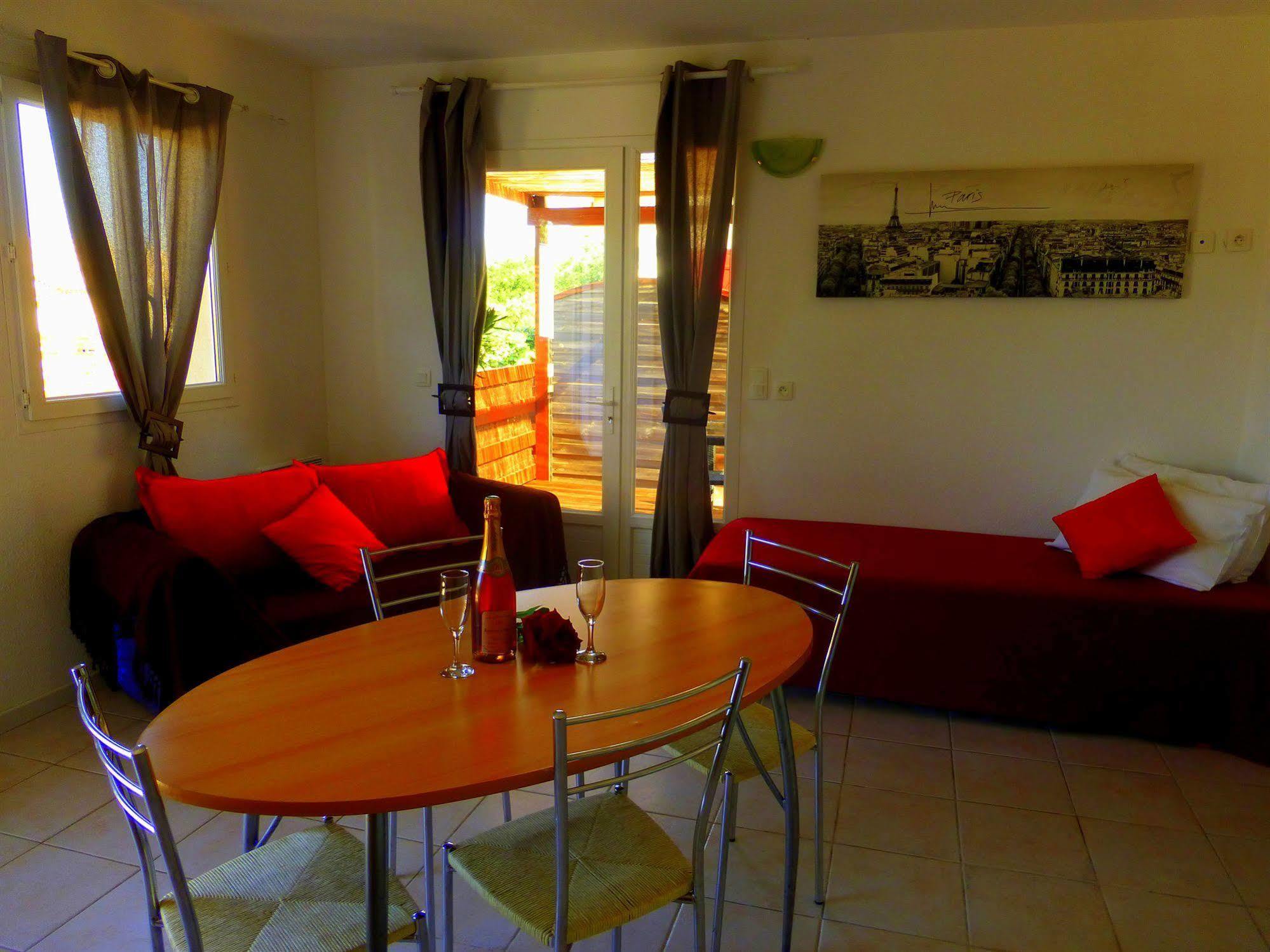 Mont Bouquet Lodge-Residence Hoteliere Brouzet-les-Ales Esterno foto