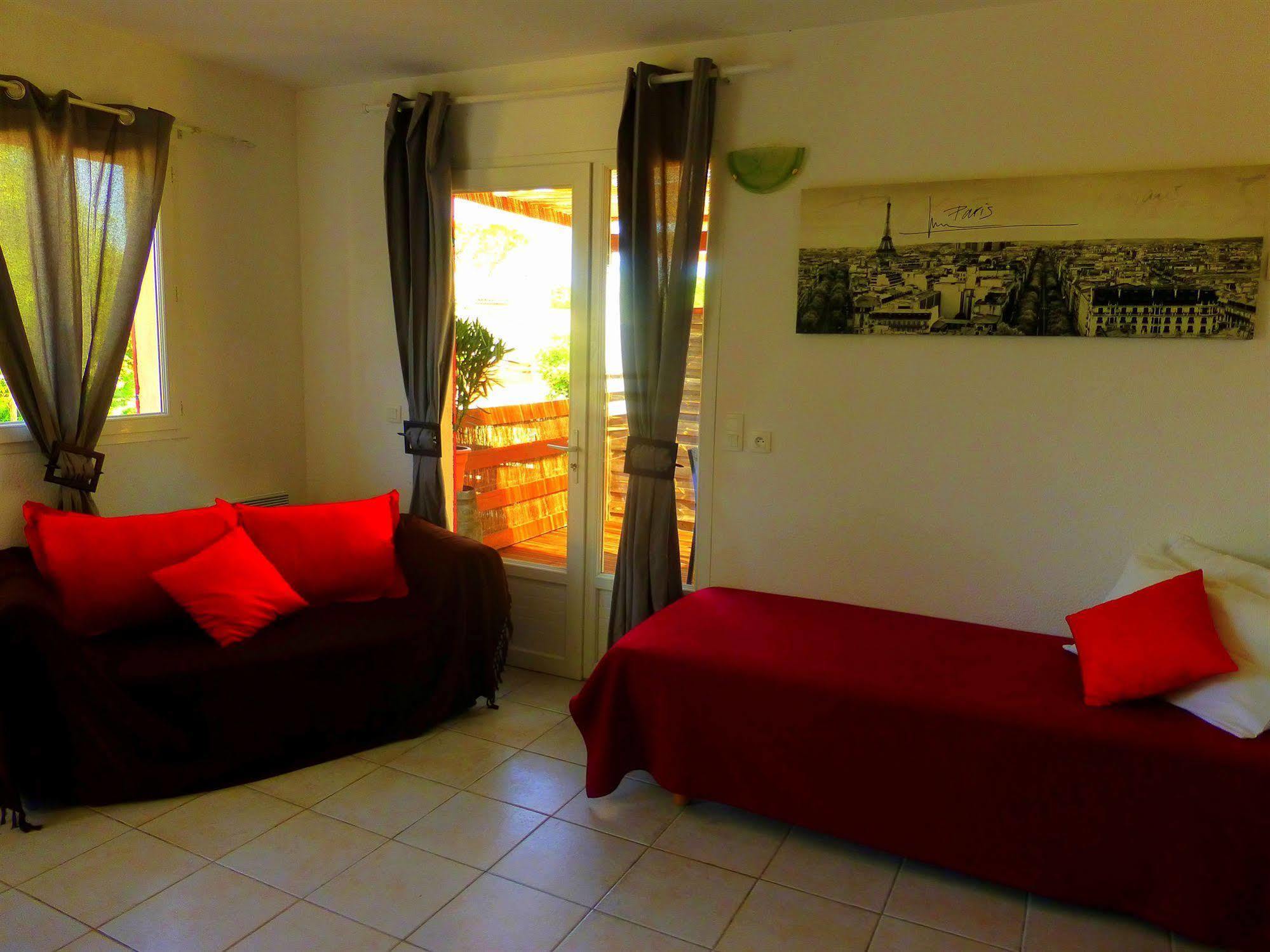 Mont Bouquet Lodge-Residence Hoteliere Brouzet-les-Ales Esterno foto